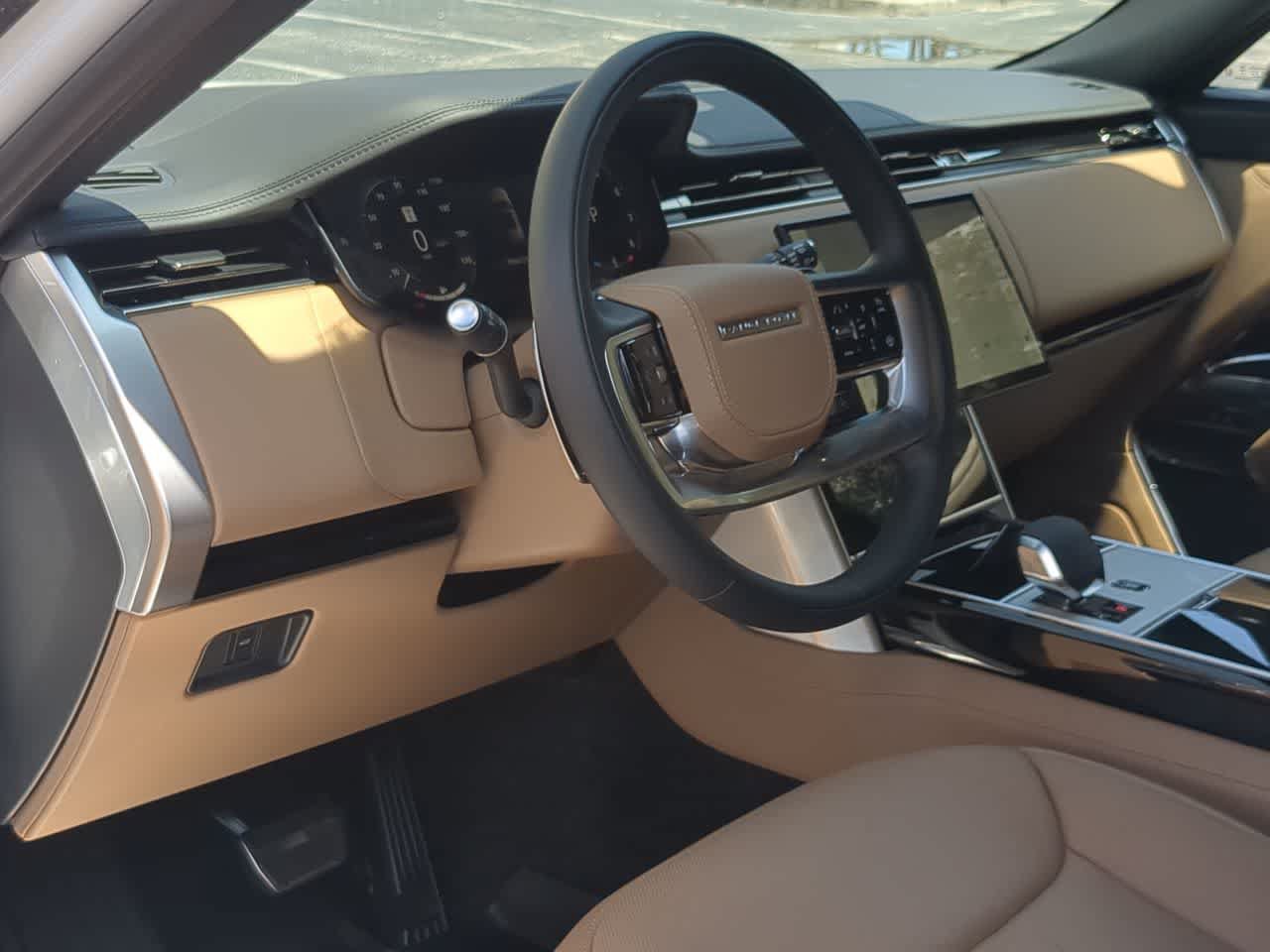 New 2026 Land Rover Range Rover Long Wheelbase SE AWD/4WD image 10