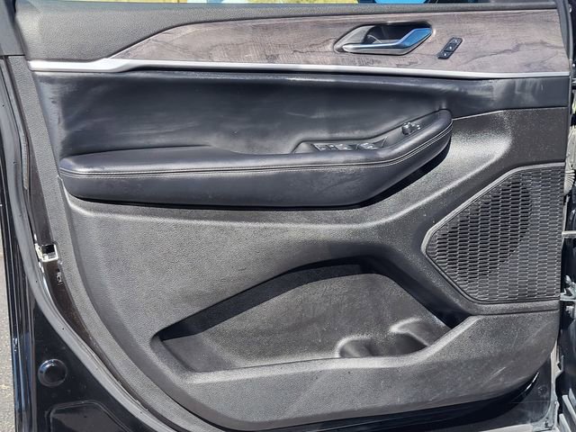 Certified 2024 Jeep Grand Cherokee L Limited w/ Luxury Tech Group II image 22