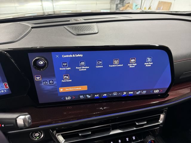 Certified 2026 Chevrolet Traverse RS w/ LPO, Floor Liner Package FWD image 32