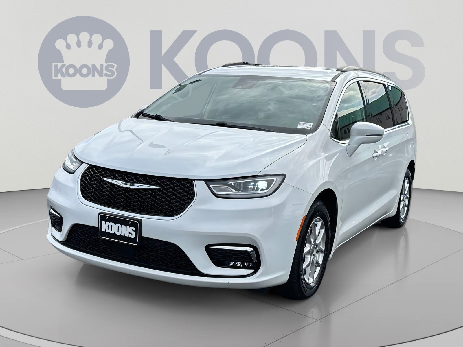 Used 2022 Chrysler Pacifica Touring-L FWD image 5