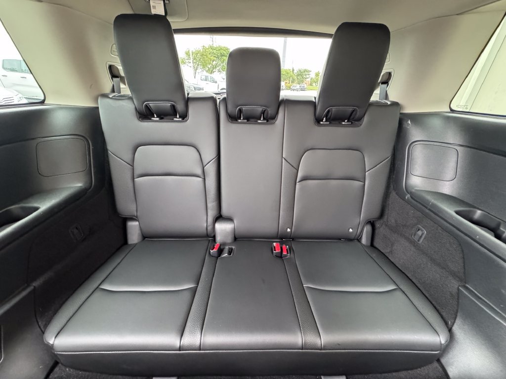 Used 2025 Nissan Pathfinder SL FWD image 28