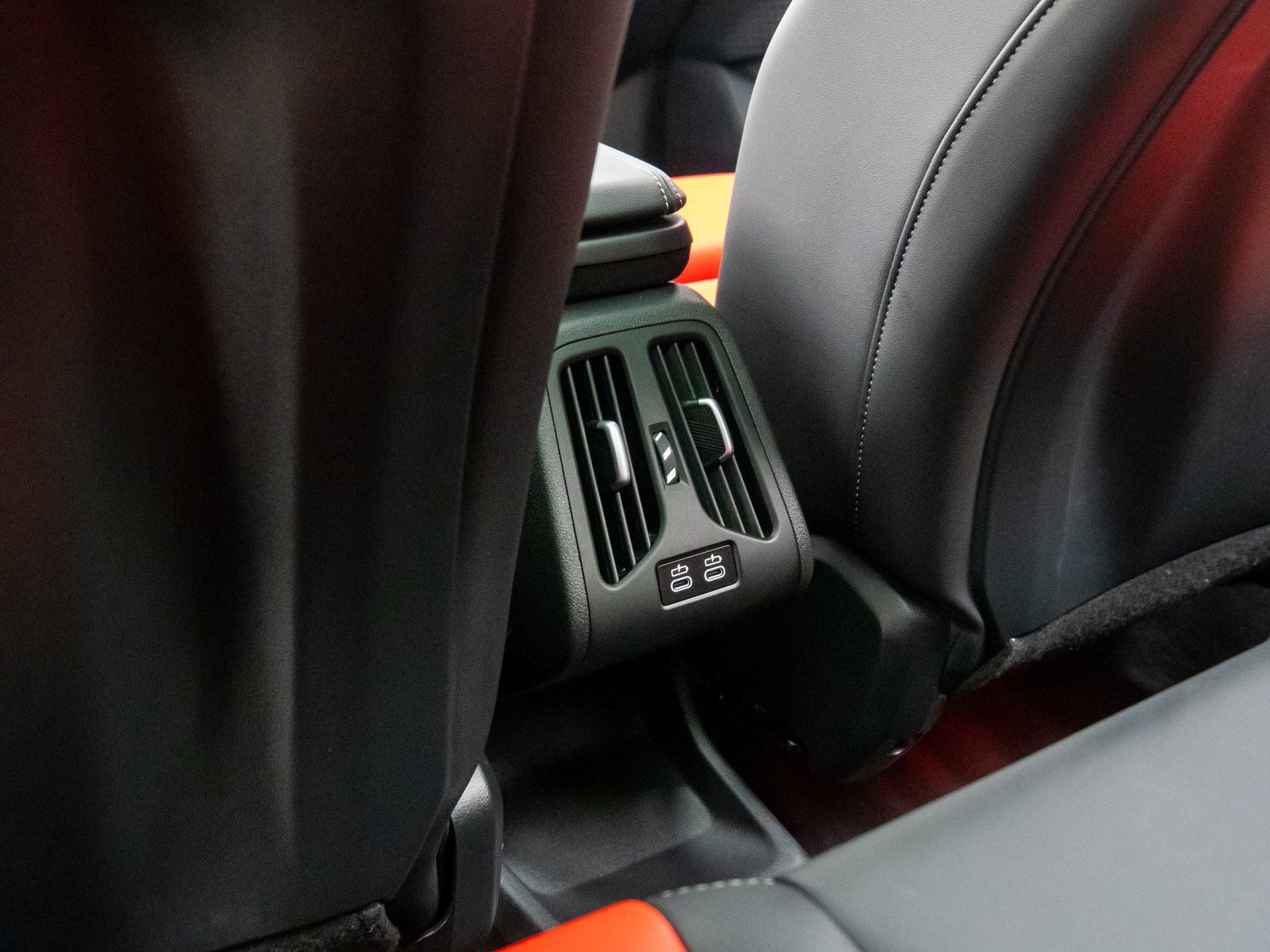 Used 2025 BMW X1 xDrive28i w/ M Sport Package image 16