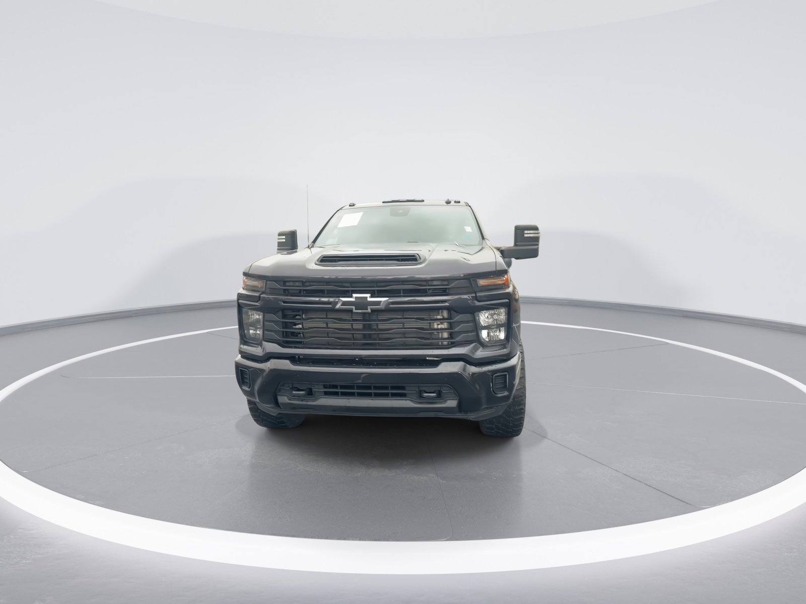 Used 2024 Chevrolet Silverado 2500 Custom w/ Custom Value Package image 3