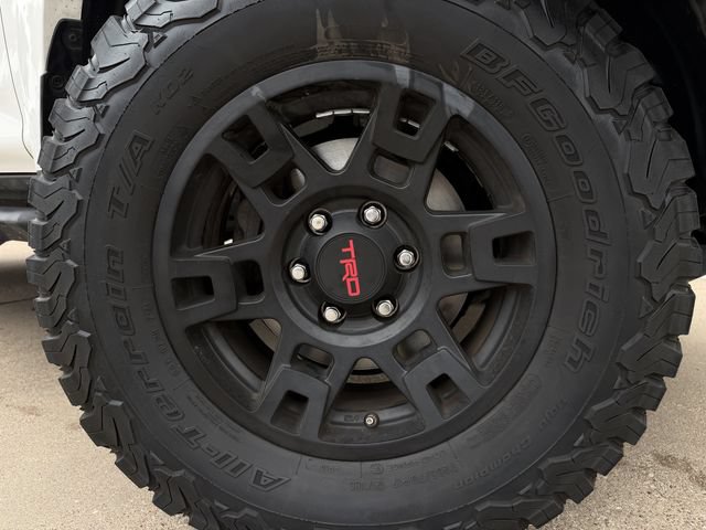 Used 2018 Toyota 4Runner TRD Off-Road Premium AWD/4WD image 9