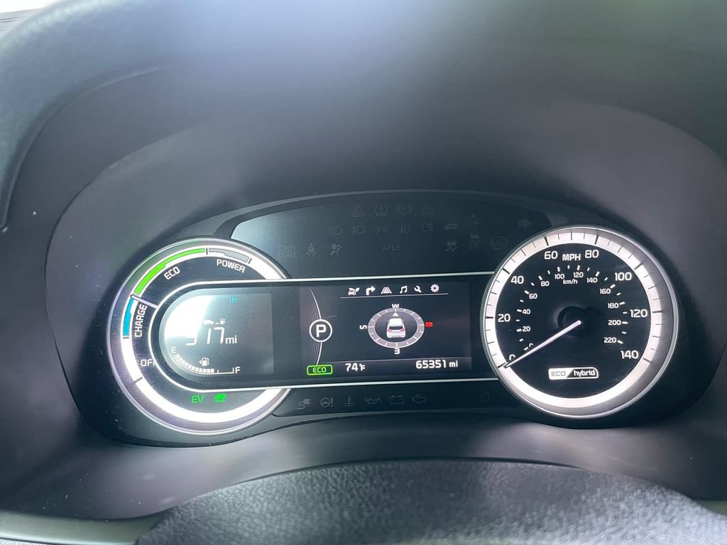 Used 2019 Kia Niro Touring FWD image 28