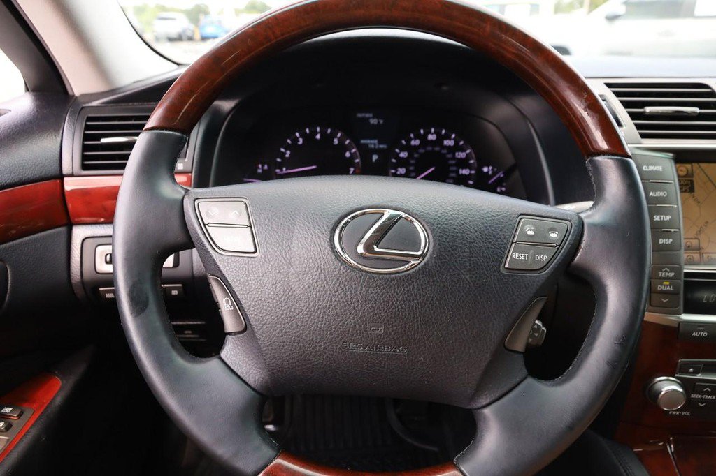 Used 2012 Lexus LS 460 w/ Comfort Pkg RWD image 13