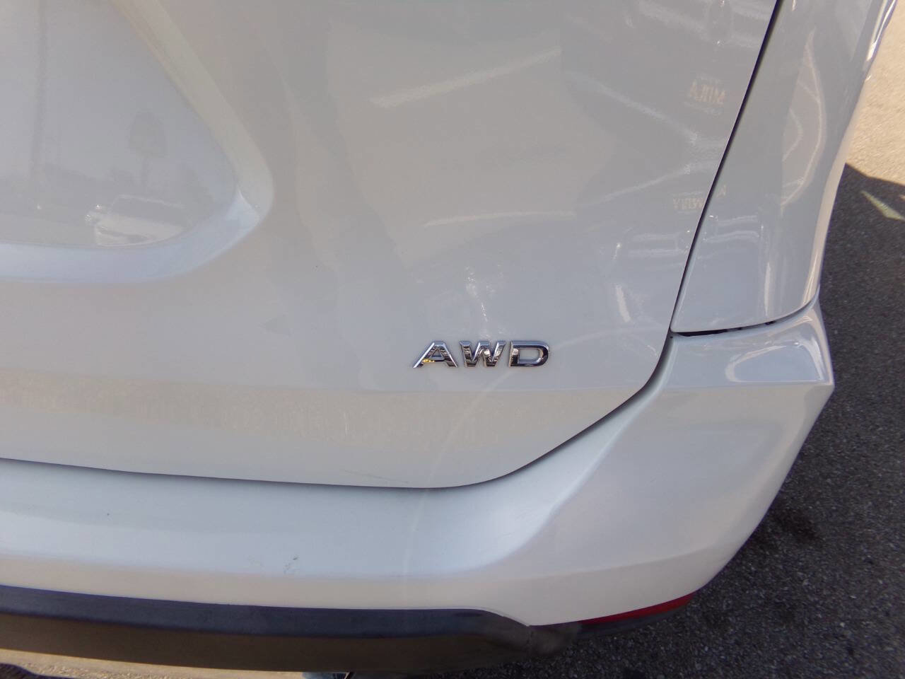 Used 2017 Nissan Rogue S image 6