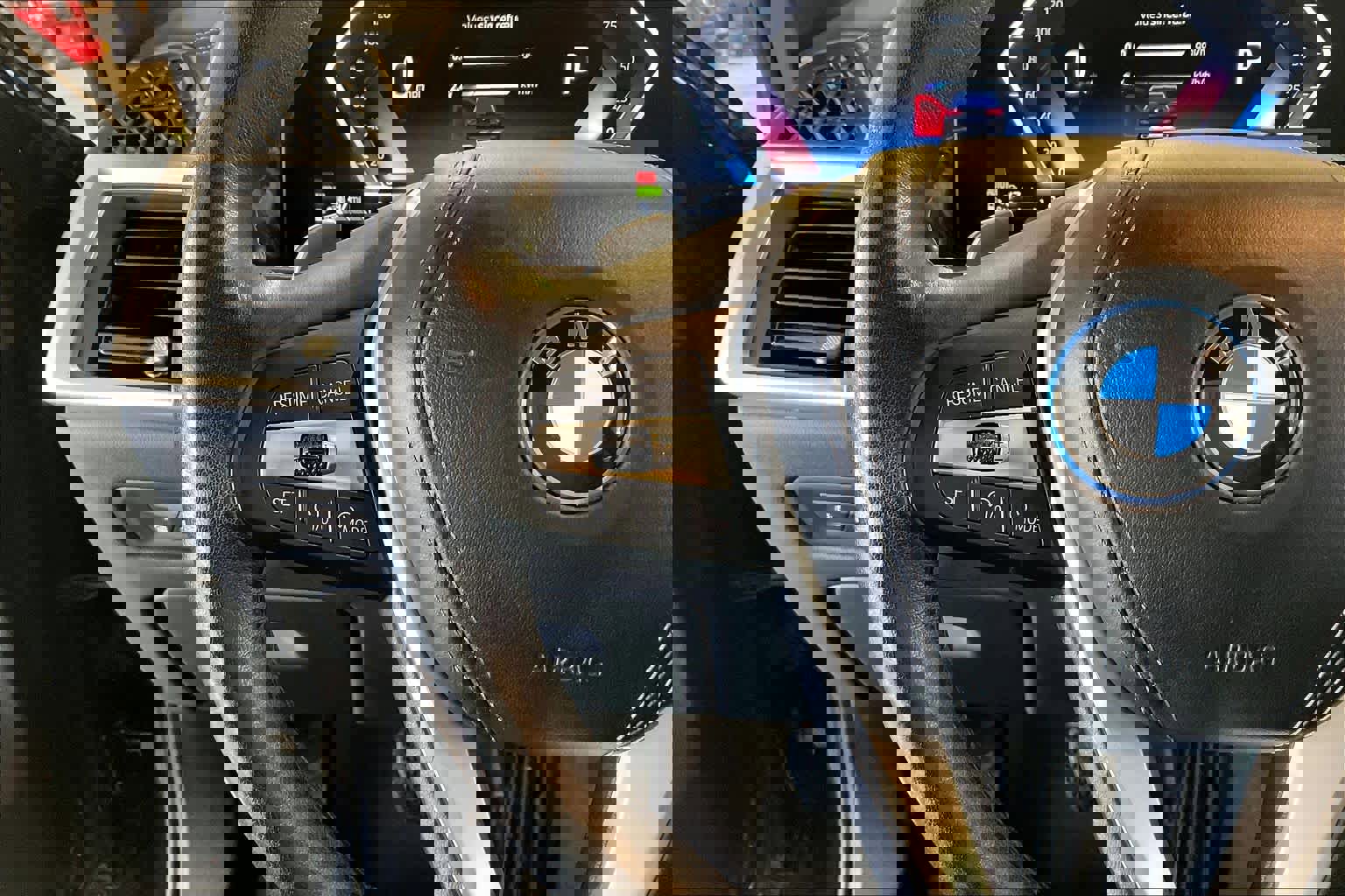 Used 2024 BMW X5 xDrive50e image 21