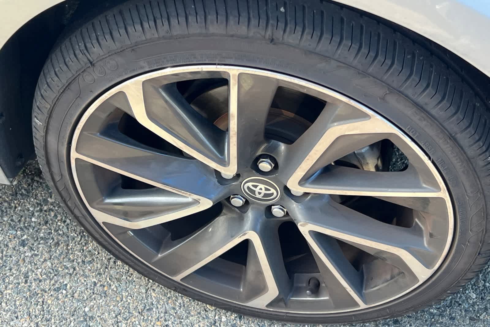 Used 2022 Toyota Corolla SE w/ SE Premium Package FWD image 22