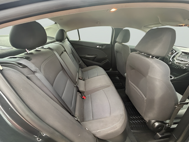 Used 2018 Chevrolet Cruze LT w/ LT Convenience Package FWD image 15