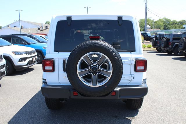 Used 2018 Jeep Wrangler Unlimited Sahara w/ Dual Top Group AWD/4WD image 54