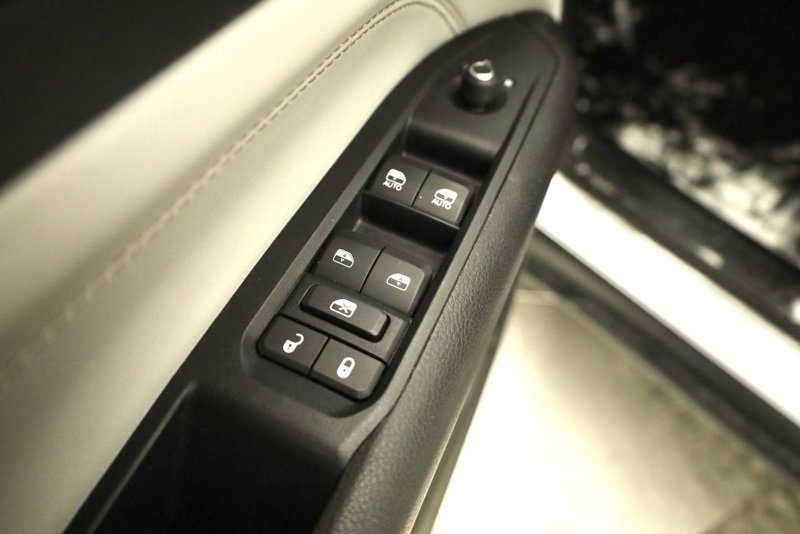 Used 2022 Jeep Compass Limited image 10