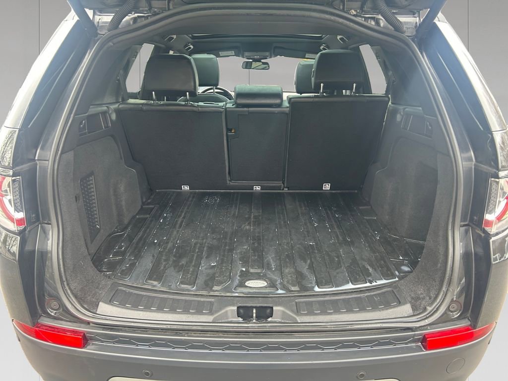 Used 2018 Land Rover Discovery Sport HSE image 19
