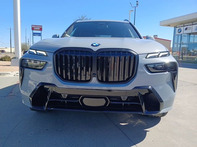 New 2026 BMW X7 xDrive40i w/ M Sport Package AWD/4WD image 2