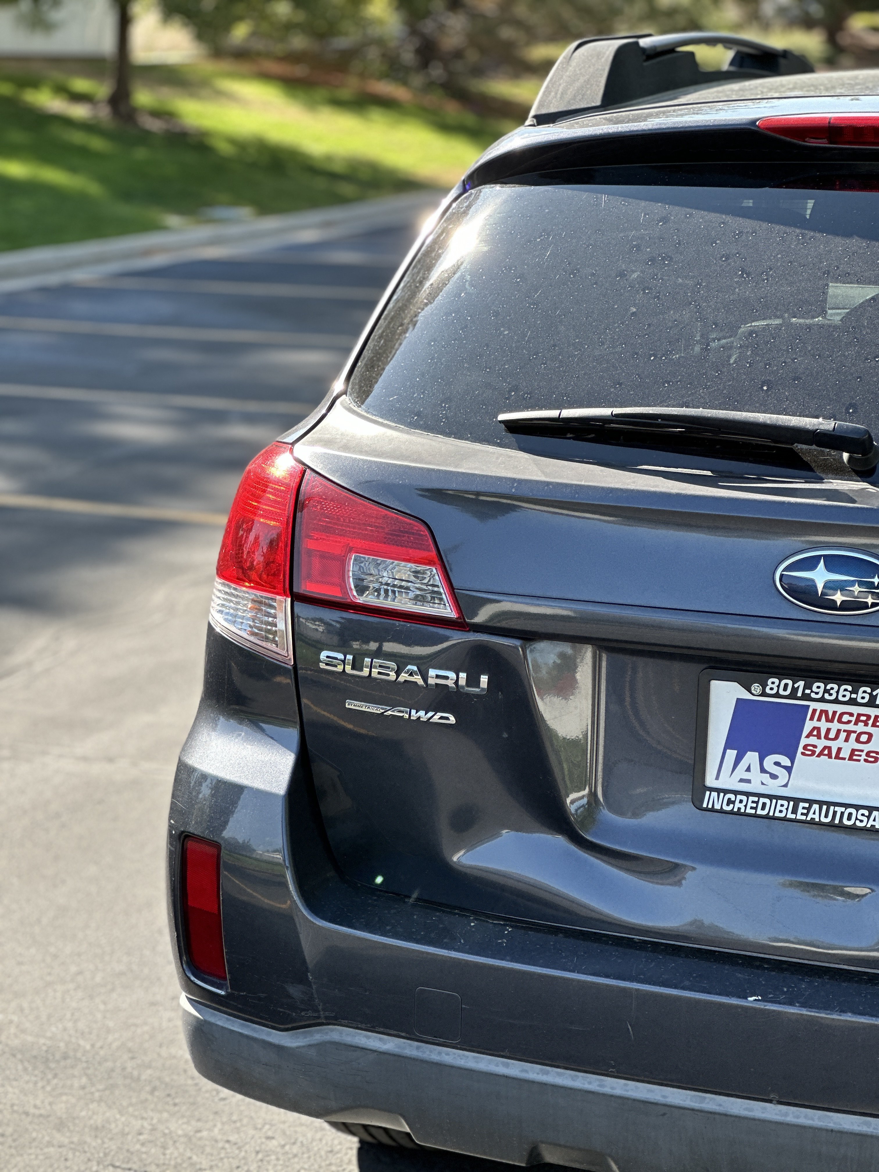 Used 2011 Subaru Outback 2.5i Premium AWD/4WD image 6