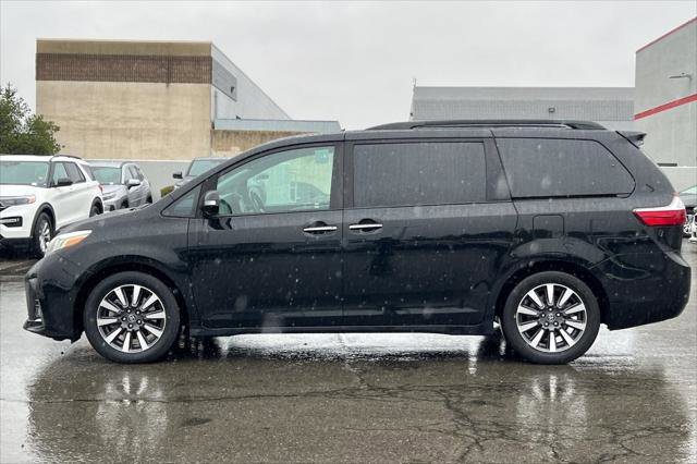 Certified 2019 Toyota Sienna Limited image 9