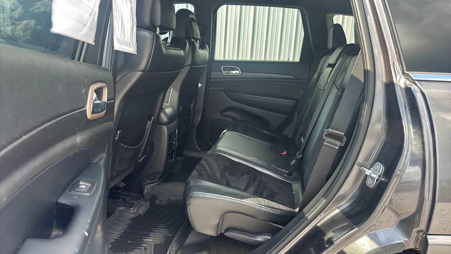 Used 2015 Jeep Grand Cherokee Altitude AWD/4WD image 17