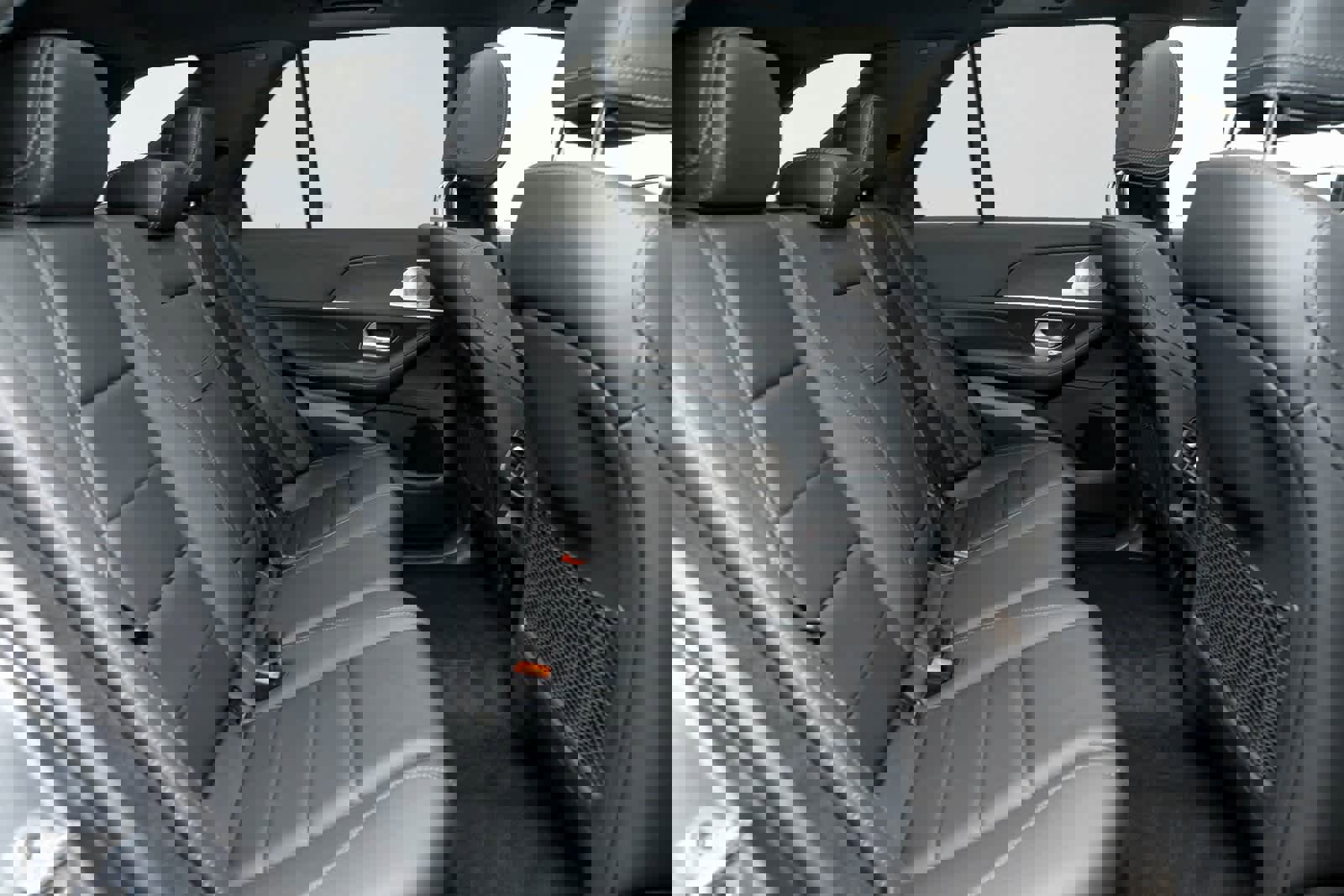 Used 2025 Mercedes-Benz GLE 450e 4MATIC w/ Driver Assistance Package image 13