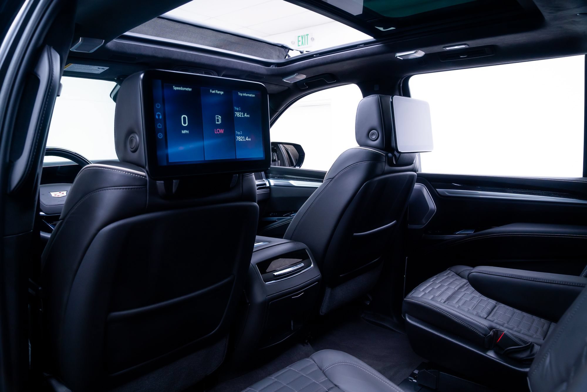 Used 2025 Cadillac Escalade ESV V AWD/4WD image 22