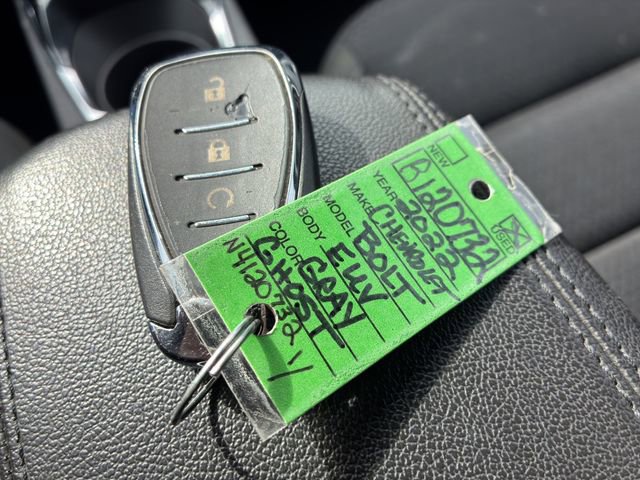 Used 2022 Chevrolet Bolt EUV LT w/ Comfort Package image 21