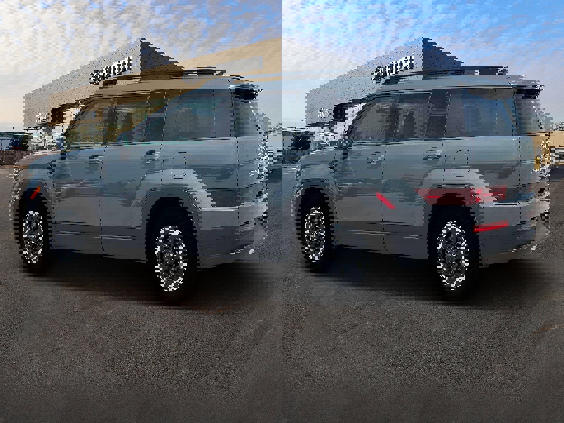 Used 2025 Hyundai Santa Fe SEL image 4