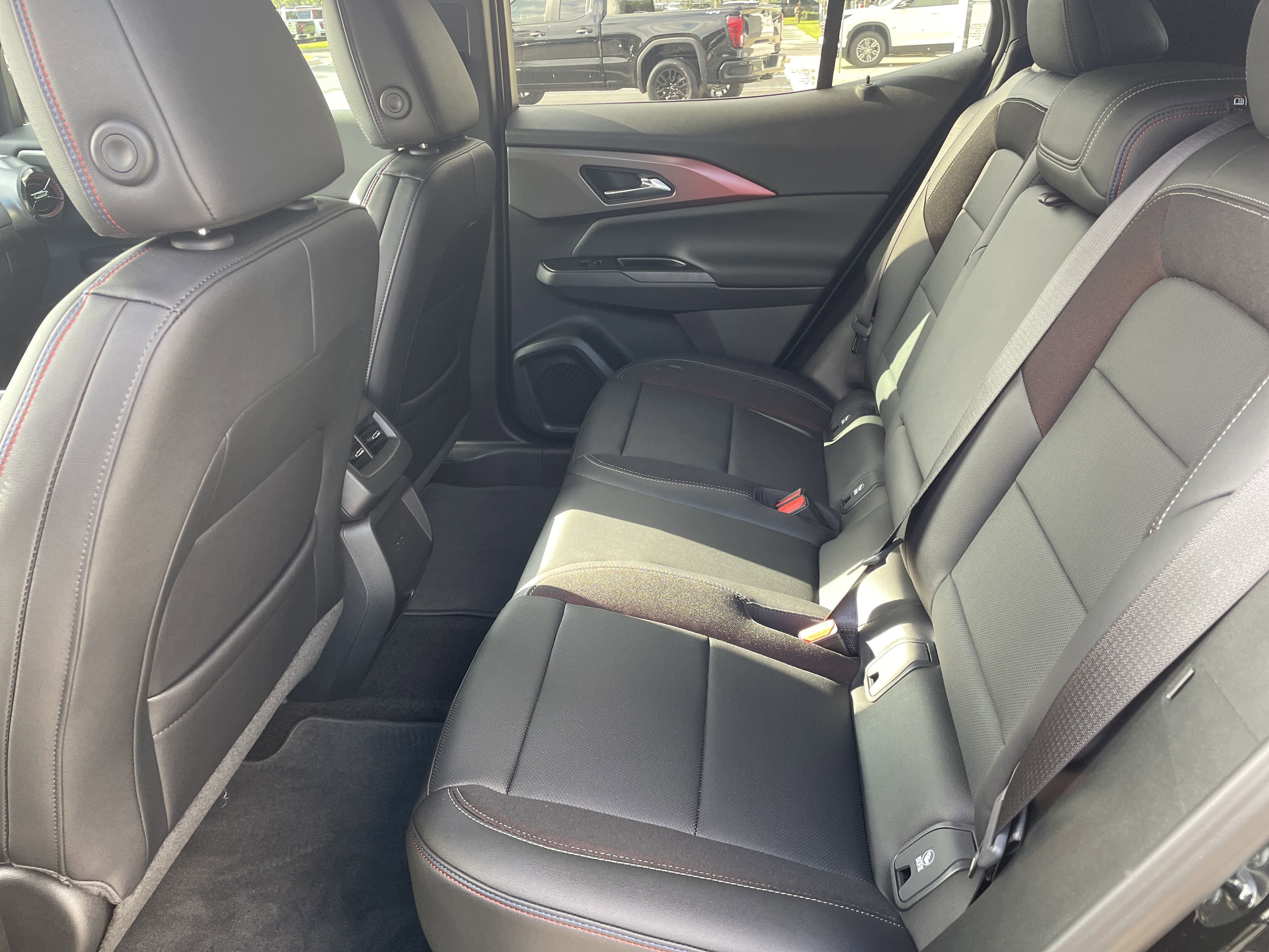 New 2025 Chevrolet Equinox EV RS image 37