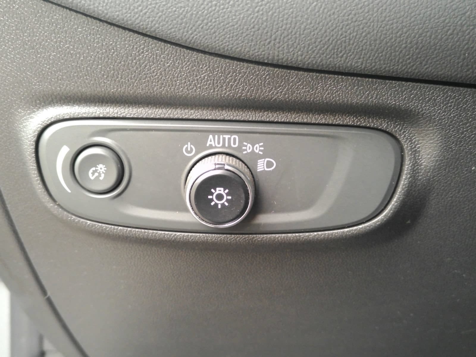 Used 2023 Chevrolet Equinox LS FWD image 22