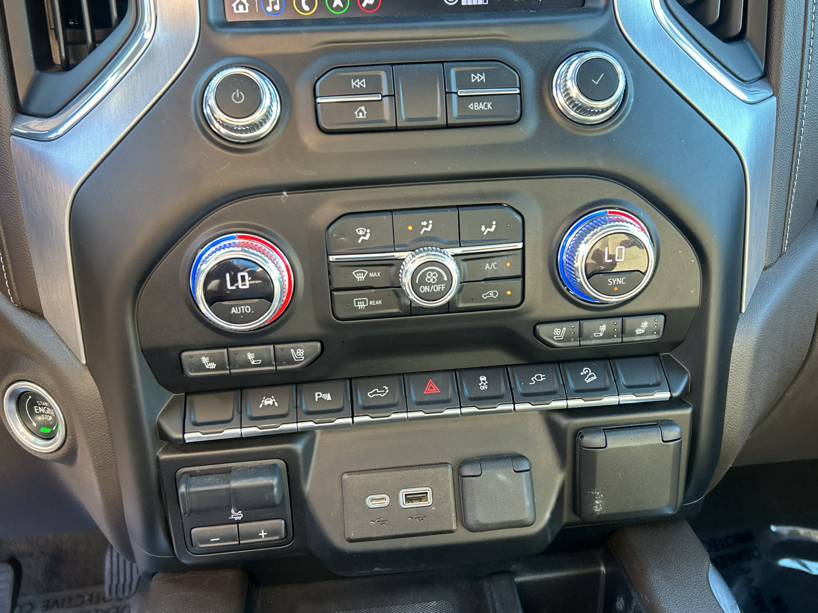 Used 2022 GMC Sierra 1500 SLT w/ SLT Premium Plus Package AWD/4WD image 23