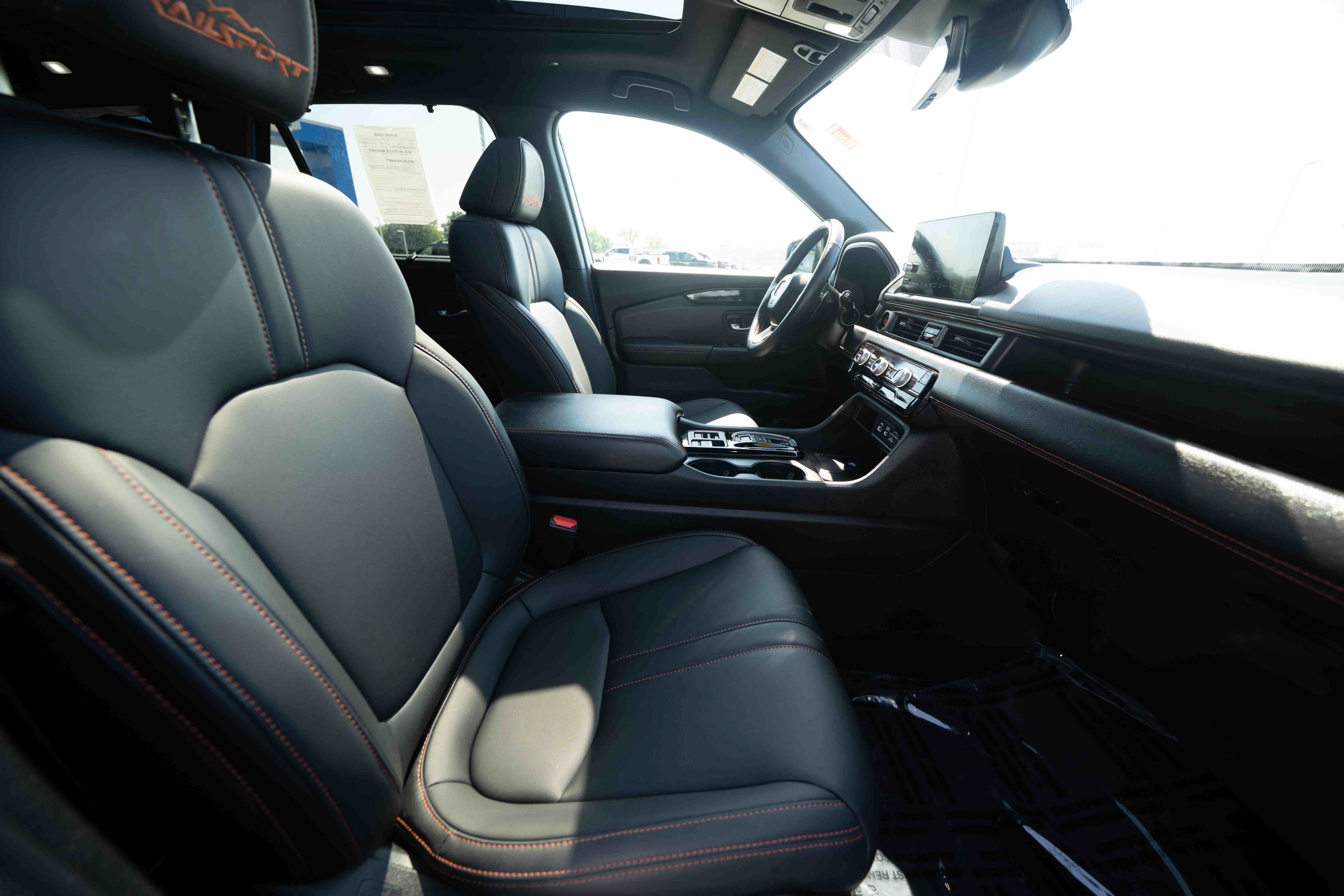Certified 2025 Honda Pilot TrailSport image 27