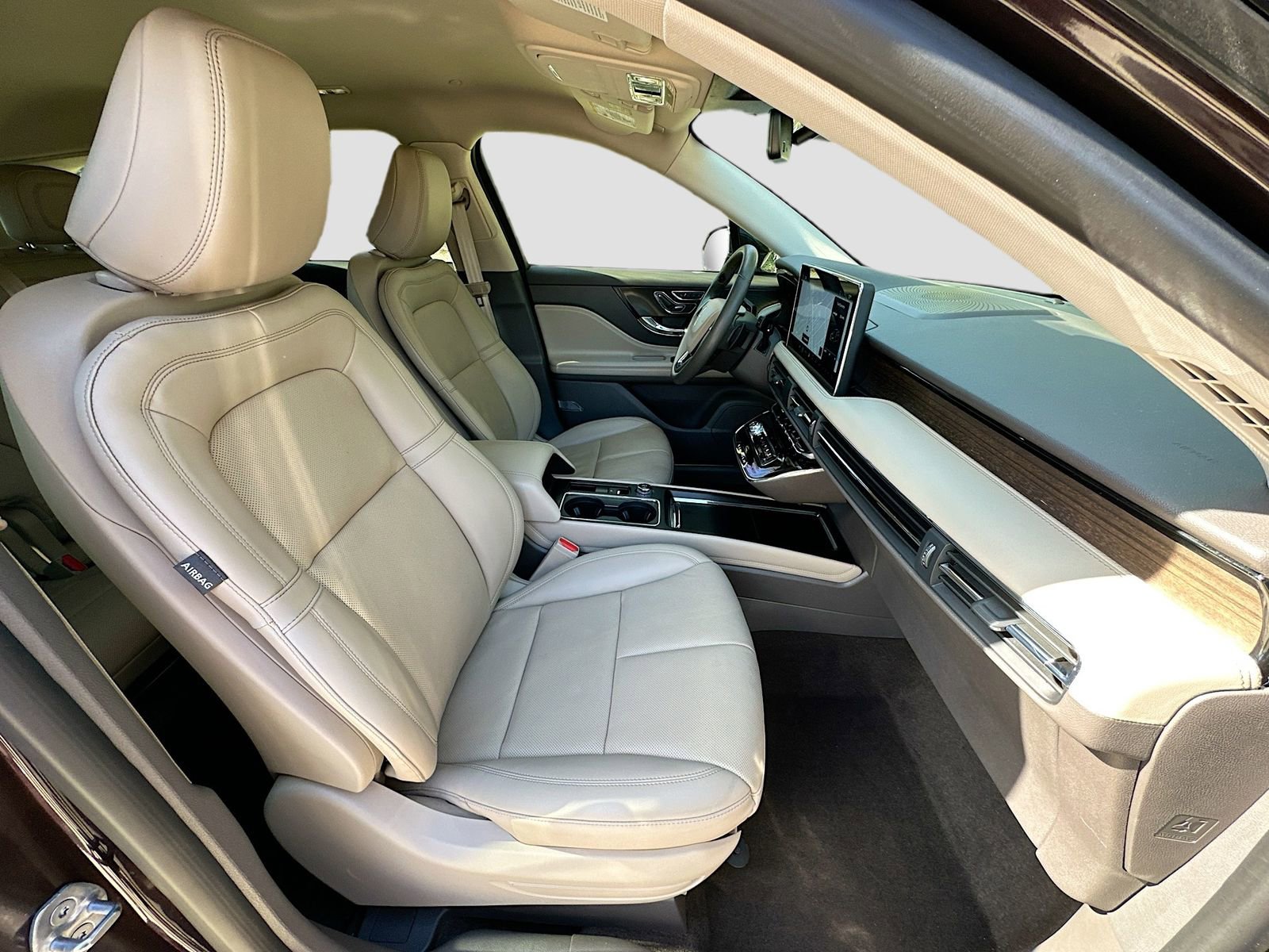 Used 2023 Lincoln Corsair Reserve w/ Equipment Group 201A image 28