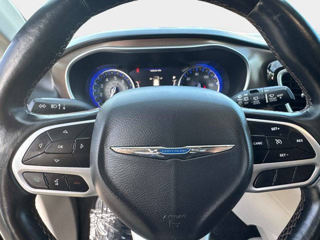 Used 2018 Chrysler Pacifica Touring-L Plus w/ Tire & Wheel Group FWD image 28