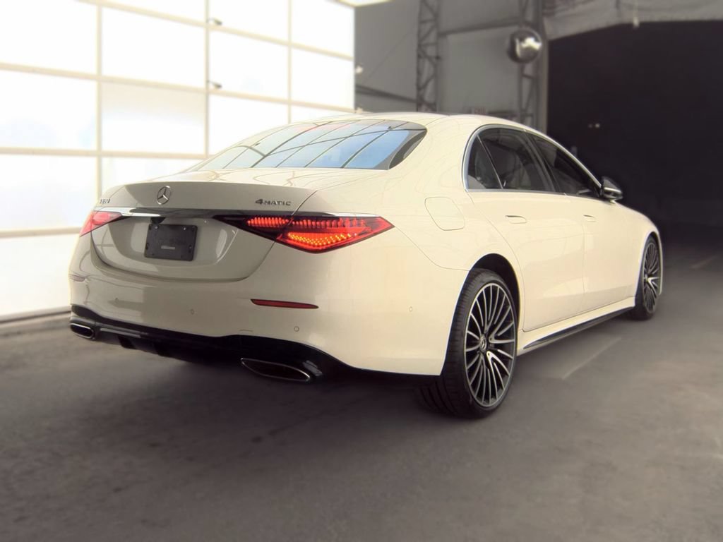 Used 2021 Mercedes-Benz S 580 4MATIC Sedan w/ AMG Line image 2