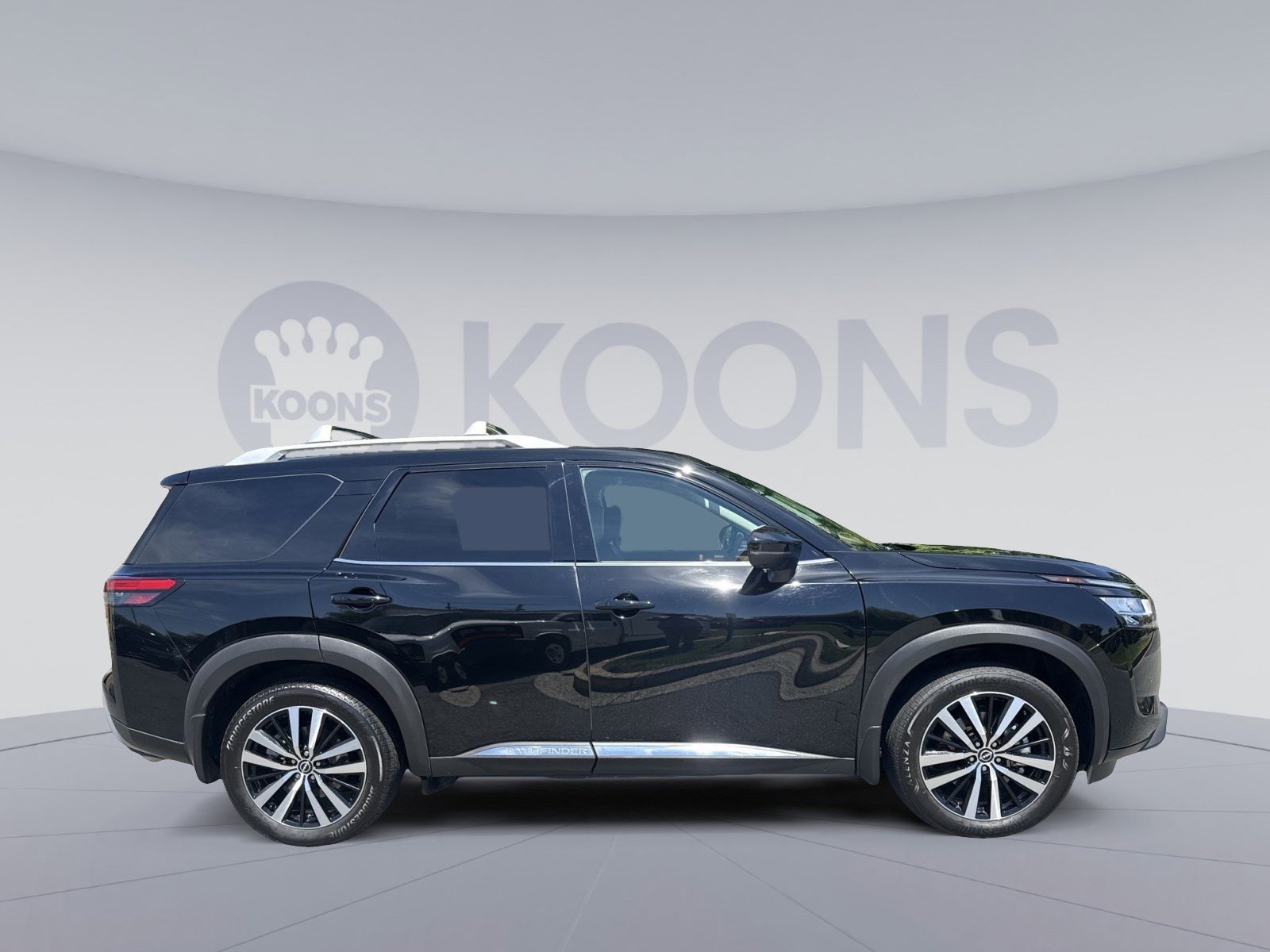 Used 2024 Nissan Pathfinder Platinum w/ Cargo Package AWD/4WD image 8