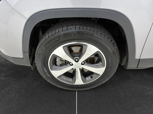 Used 2020 Jeep Cherokee Limited AWD/4WD image 9