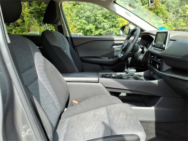 Used 2023 Nissan Rogue SV image 5