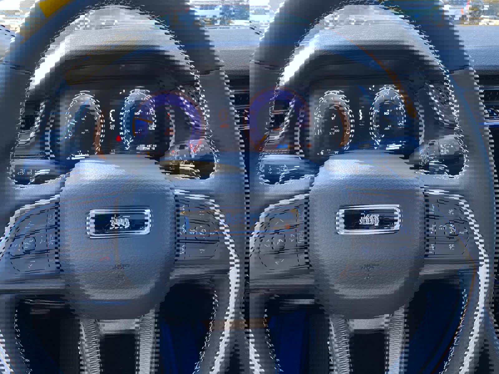 New 2025 Jeep Grand Cherokee Laredo image 15