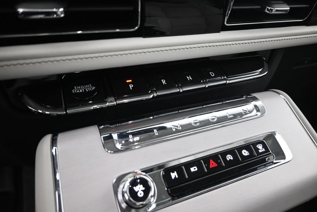 Used 2025 Lincoln Aviator Reserve w/ Equipment Group 201A AWD/4WD image 21