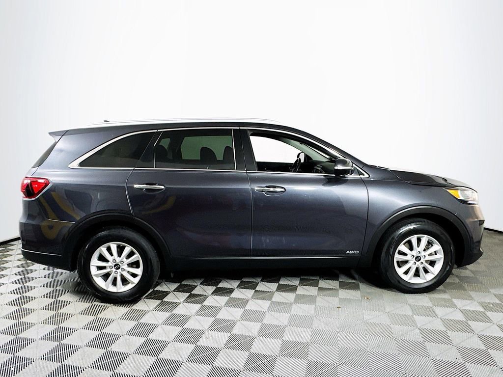 Used 2019 Kia Sorento LX w/ LX Convenience Package image 8