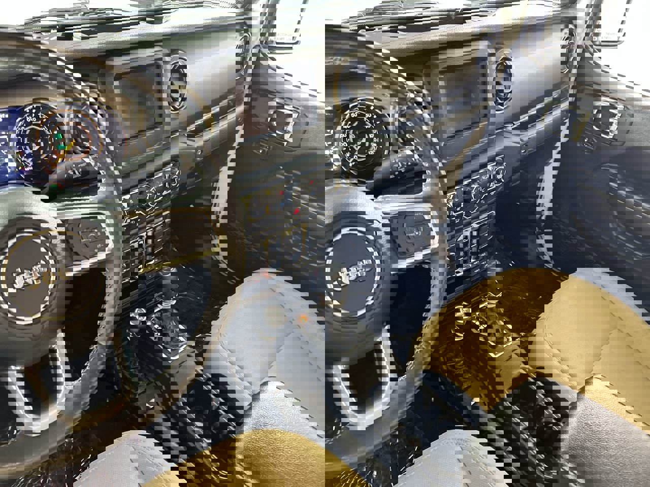 Used 2020 Jeep Gladiator Sport w/ Quick Order Package 24S image 22