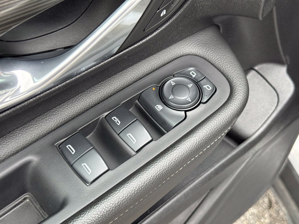 Used 2024 GMC Terrain SLE AWD/4WD image 46