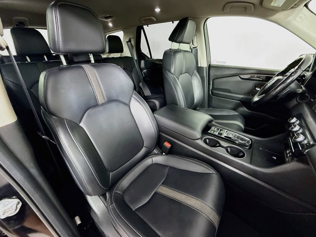 Used 2025 Honda Pilot EX-L image 28