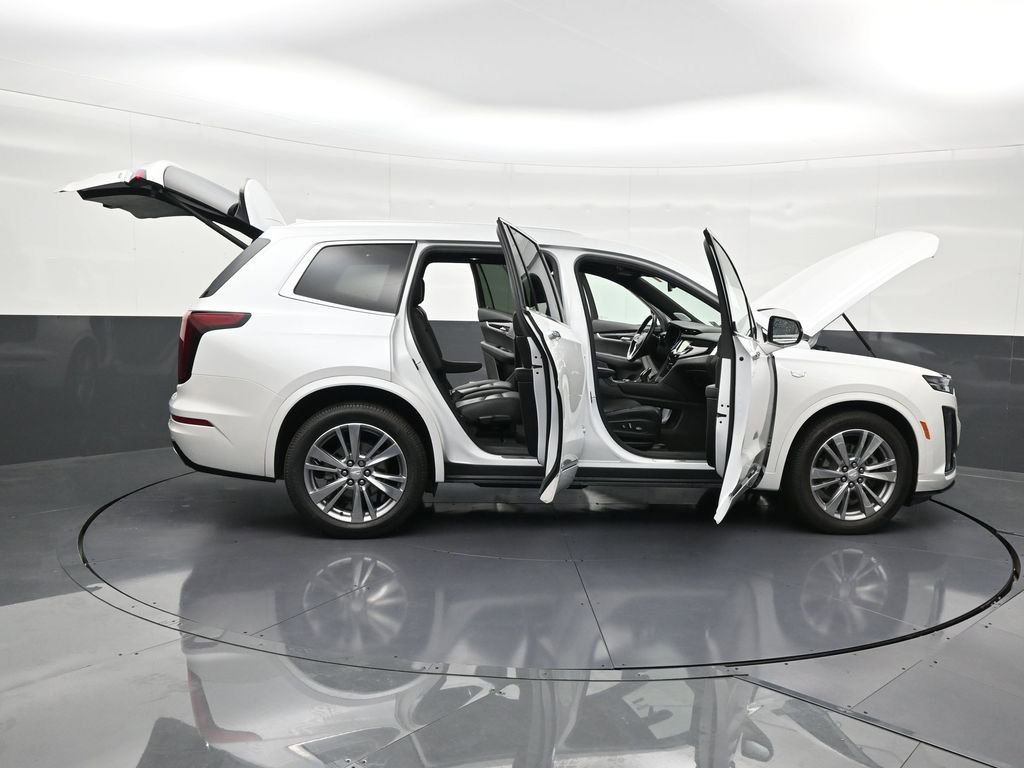 Used 2023 Cadillac XT6 Premium Luxury image 33