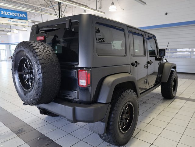 Used 2015 Jeep Wrangler Unlimited Rubicon w/ Max Tow Package image 13