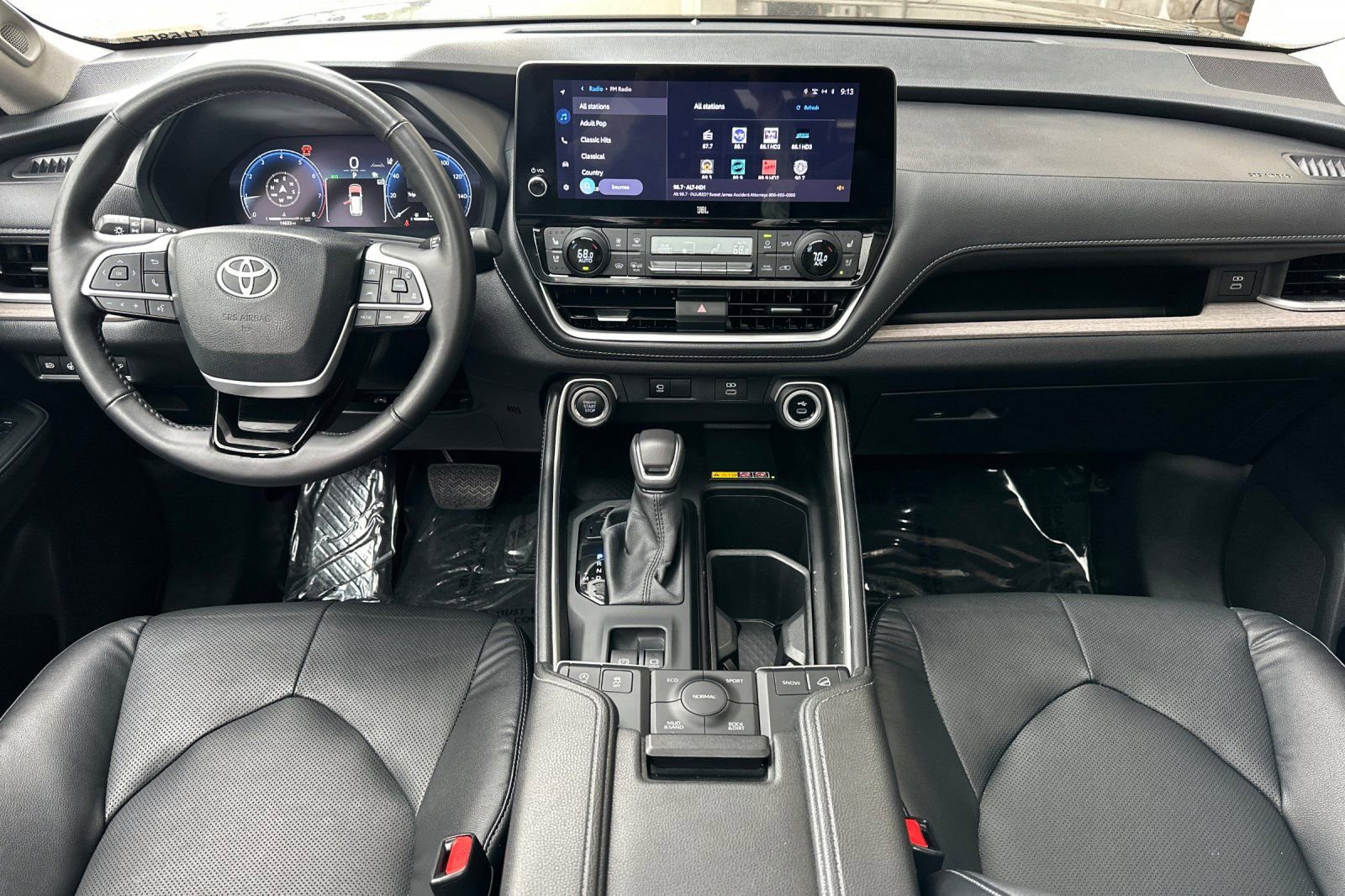 Used 2025 Toyota Grand Highlander AWD image 16