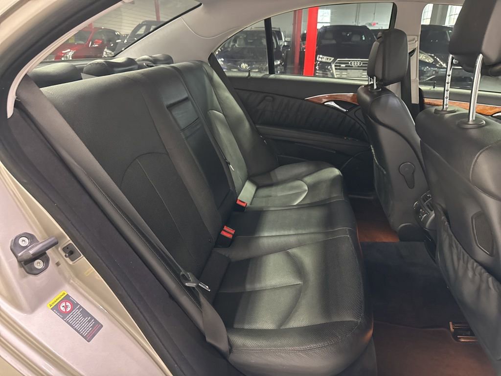 Used 2007 Mercedes-Benz E 550 Sedan image 38