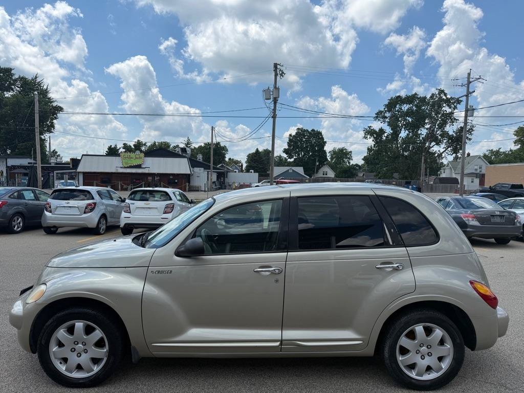 Used 2005 Chrysler PT Cruiser Limited FWD image 2
