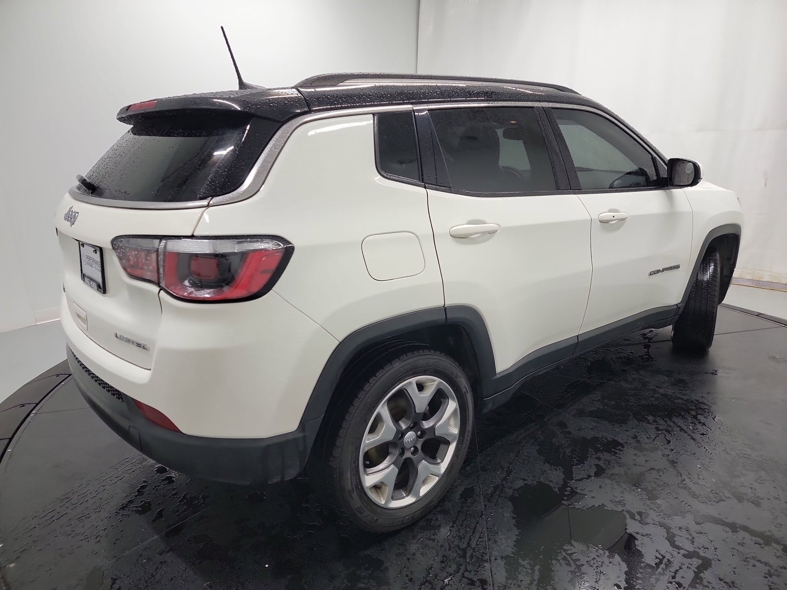 Used 2018 Jeep Compass Limited w/ Navigation Group image 9