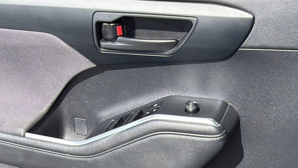 Used 2023 Toyota Highlander LE image 22