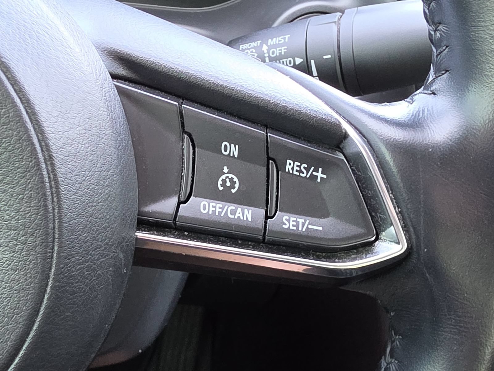 Used 2018 MAZDA MAZDA3 Touring FWD image 18