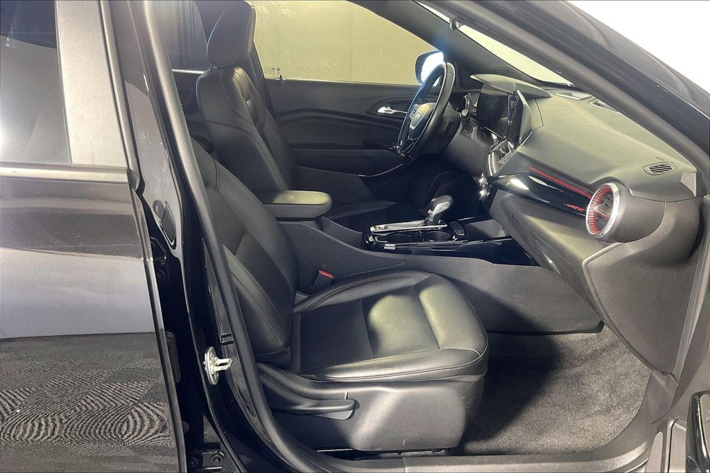 Used 2025 Chevrolet Trax RS w/ Driver Confidence Package FWD image 9
